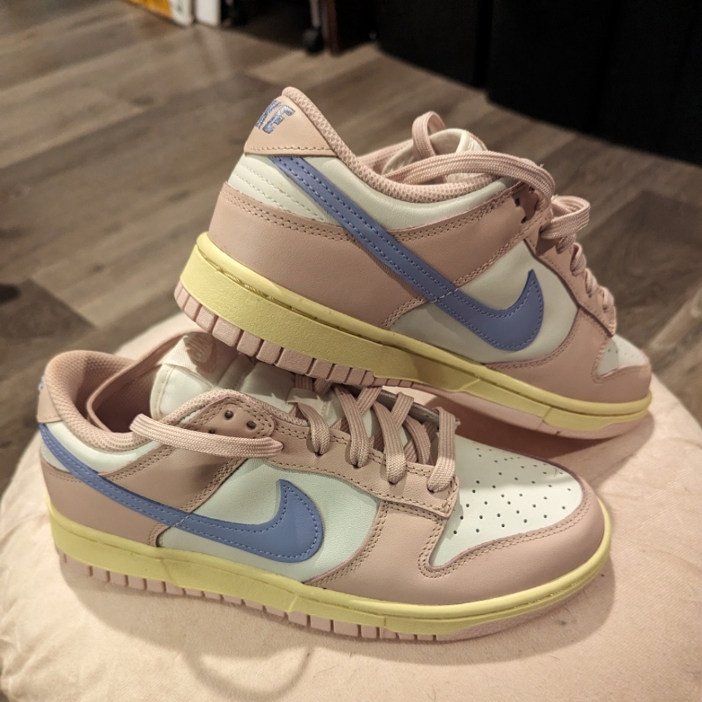 Nike Oxford pink dunk low Jordans 8.5 women's new!